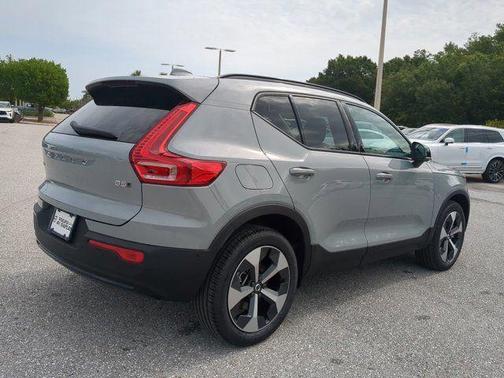 2026 Volvo XC40 B5 Plus