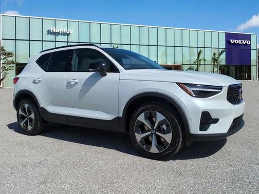 2026 Volvo XC40 B5 Plus