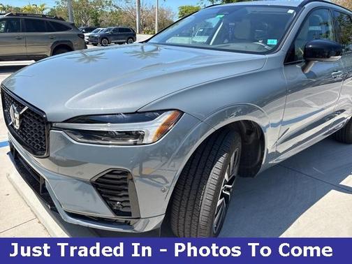 2023 Volvo XC60 B5 Plus Dark Theme