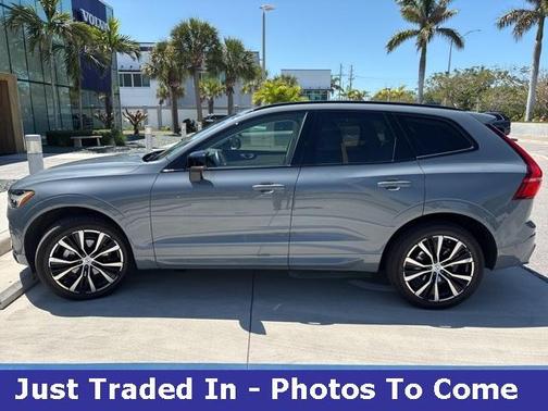 2023 Volvo XC60 B5 Plus Dark Theme