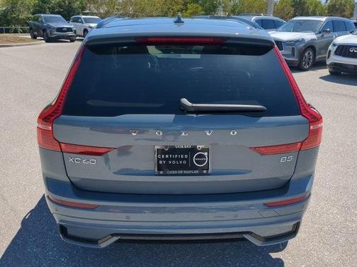 2023 Volvo XC60 B5 Plus Dark Theme