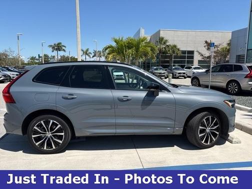 2023 Volvo XC60 B5 Plus Dark Theme