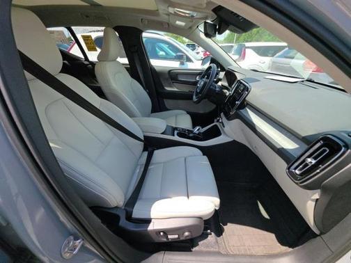 Metallic 2026 Volvo XC40 B5 Plus