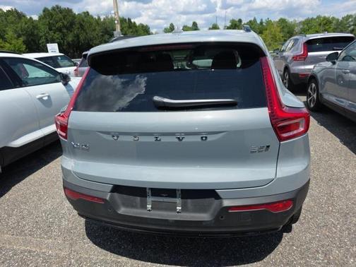 Metallic 2026 Volvo XC40 B5 Plus