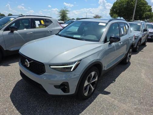 Metallic 2026 Volvo XC40 B5 Plus