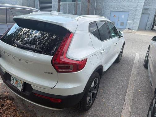 2024 Volvo XC40 B5 Plus Bright Theme