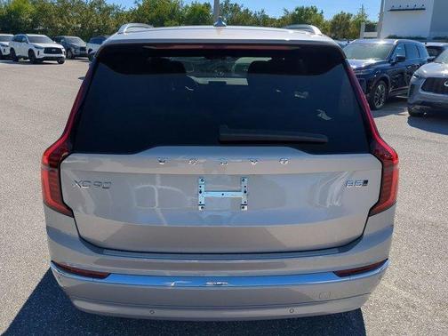 2025 Volvo XC90 B5 Core
