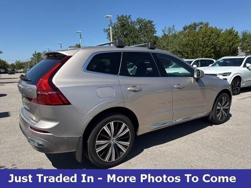 2023 Volvo XC60 B5 Plus Bright Theme