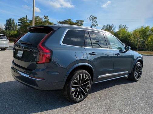2026 Volvo XC90 B6 Ultra 7-Seater