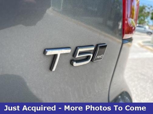 2019 Volvo XC40 T5 Momentum