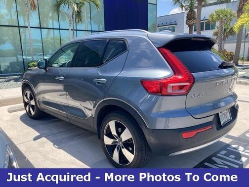 2019 Volvo XC40 T5 Momentum