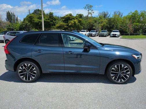 Denim Blue Metallic 2026 Volvo XC60 B5 Ultra