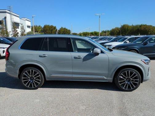 Metallic 2026 Volvo XC90 B6 Ultra 7-Seater