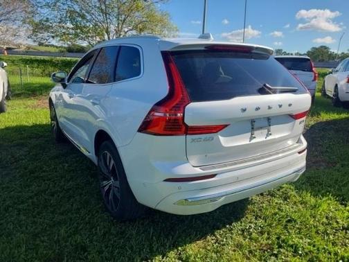 2023 Volvo XC60 B5 Plus Bright Theme