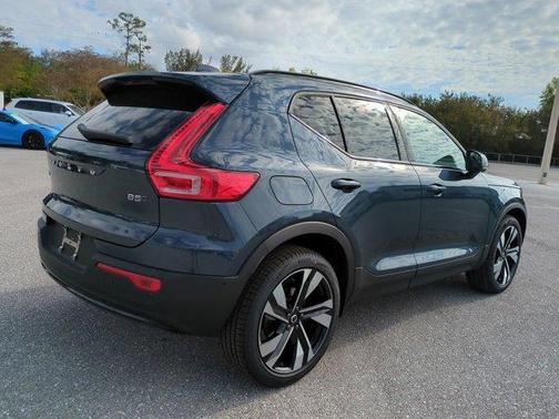 2026 Volvo XC40 B5 Ultra