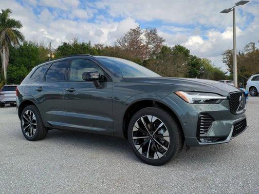 2026 Volvo XC60 B5 Plus