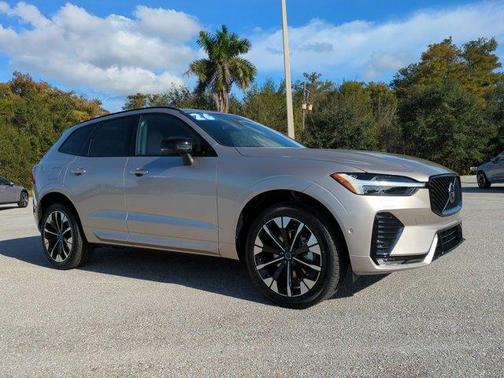 2026 Volvo XC60 B5 Plus