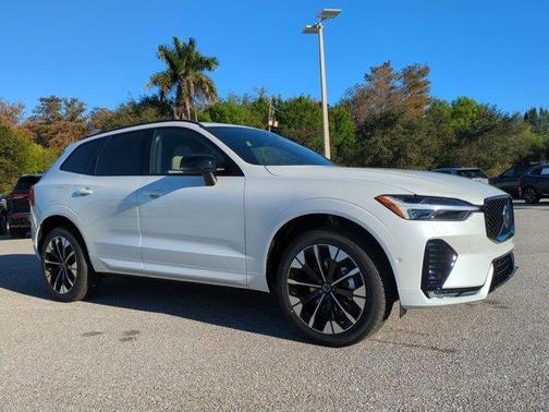 2026 Volvo XC60 B5 Plus