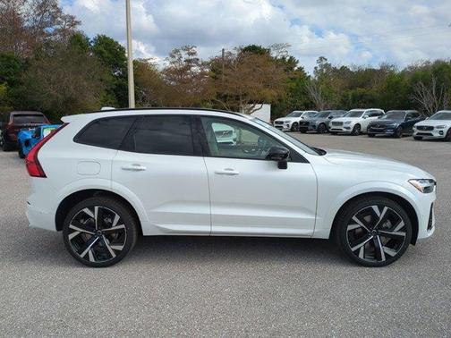 2026 Volvo XC60 B5 Ultra