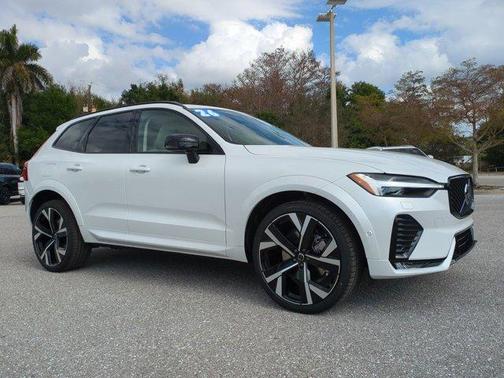 2026 Volvo XC60 B5 Ultra