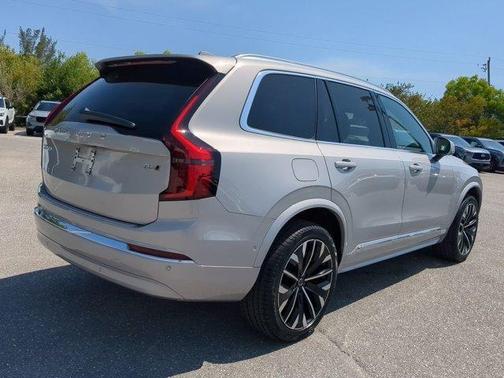 2025 Volvo XC90 B6 Plus 7-Seater