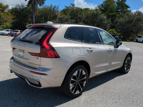2026 Volvo XC60 B5 Plus