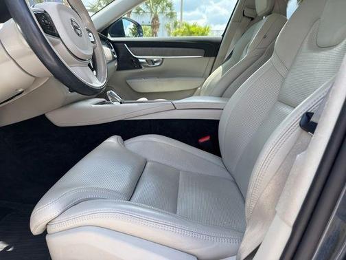 Denim Blue Metallic 2023 Volvo S90 B6 Ultimate