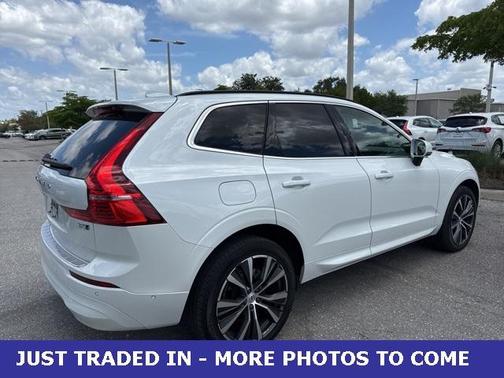 2022 Volvo XC60 B5 Momentum