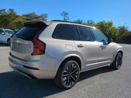 2026 Volvo XC90 B6 Ultra Dark Theme 7-Seater