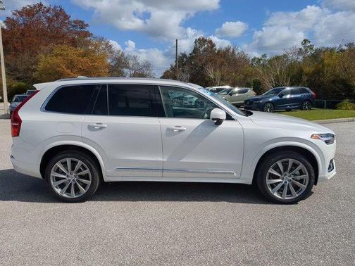 2025 Volvo XC90 B6 Core