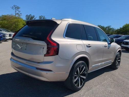 2025 Volvo XC90 B6 Core