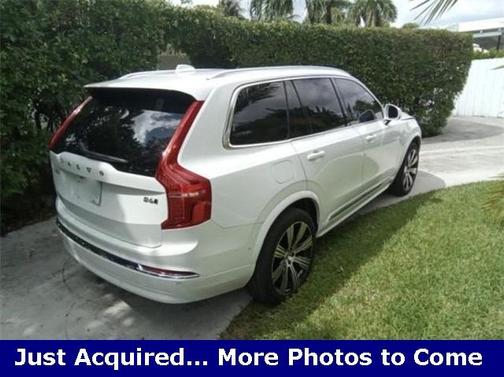 2024 Volvo XC90 B6 Plus Bright Theme 6-Seater