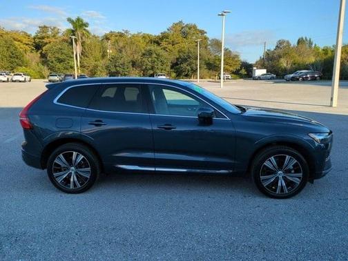 2023 Volvo XC60 B5 Plus Bright Theme