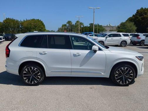 2025 Volvo XC90 Plug-In Hybrid T8 Plus 7-Seater