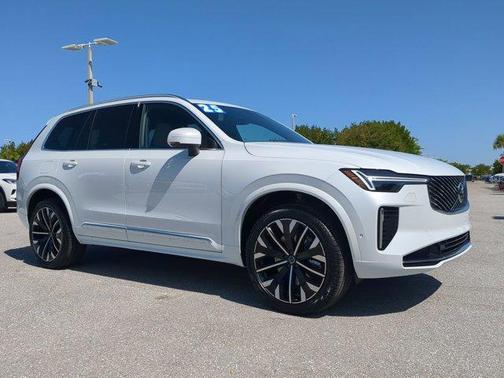 2025 Volvo XC90 Plug-In Hybrid T8 Plus 7-Seater