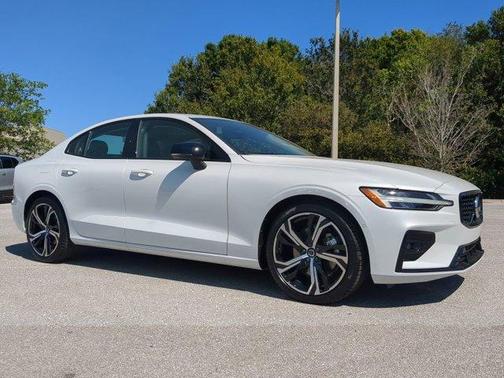2025 Volvo S60 B5 Plus