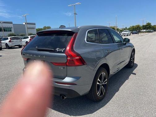 Osmium Gray Metallic 2021 Volvo XC60 T6 Momentum