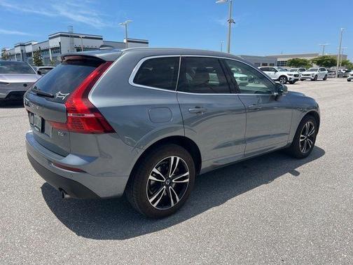 Osmium Gray Metallic 2021 Volvo XC60 T6 Momentum