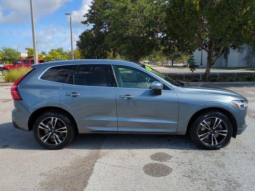 Osmium Gray Metallic 2021 Volvo XC60 T6 Momentum