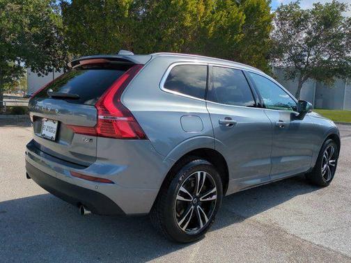 Osmium Gray Metallic 2021 Volvo XC60 T6 Momentum