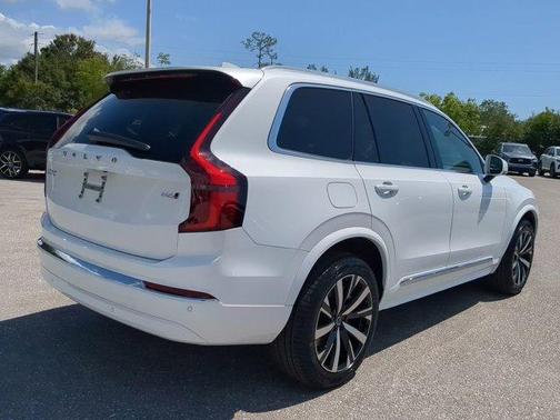 2025 Volvo XC90 B6 Core
