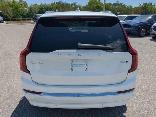 2025 Volvo XC90 B6 Core
