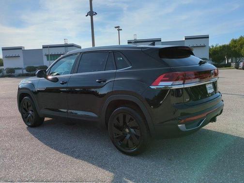 2024 Volkswagen Atlas Cross Sport 2.0T SE w/Technology