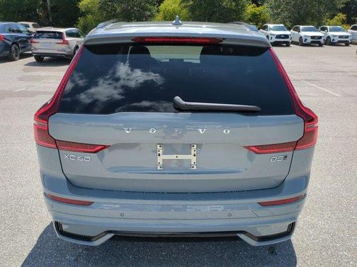 Metallic 2026 Volvo XC60 B5 Core