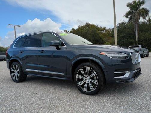 2024 Volvo XC90 B5 Plus Bright Theme