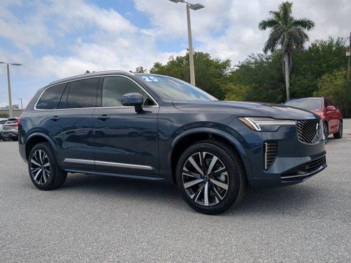 2025 Volvo XC90 B6 Core
