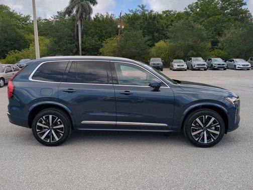 2025 Volvo XC90 B6 Core