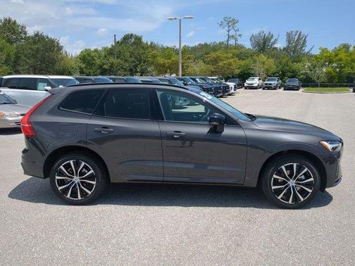 2025 Volvo XC60 B5 Plus