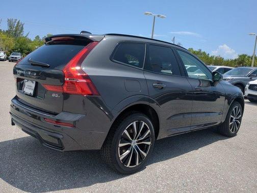 2025 Volvo XC60 B5 Plus