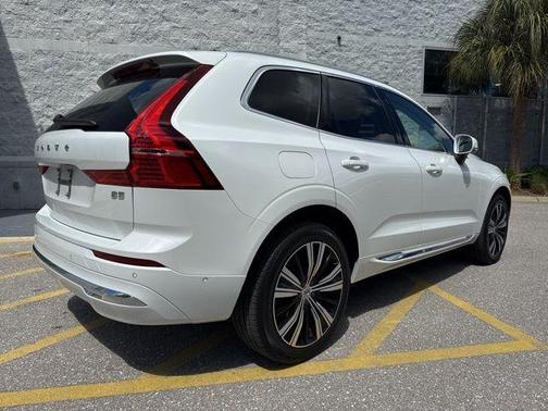 2023 Volvo XC60 B5 Plus Bright Theme